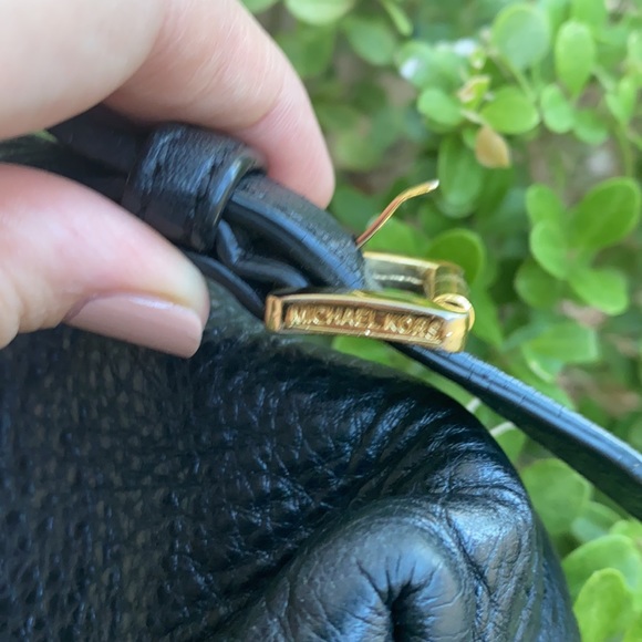 Michael Kors black pebbled leather crossbody bag purse - Picture 10 of 12